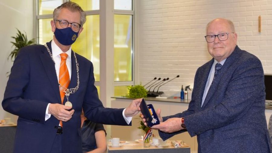 Reinder Bruinsma nommé « Chevalier de l’Ordre d’Orange Naussau »
