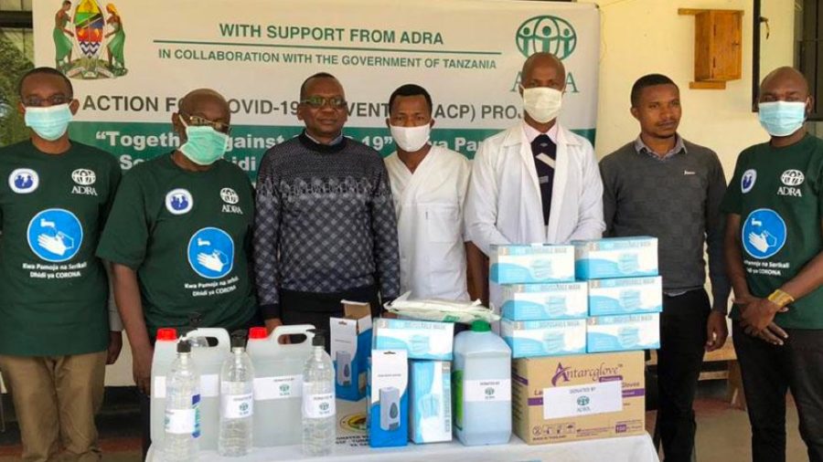 ADRA travaille en Tanzanie pour la sensibilisation contre la COVID-19 et la prévention des infections.