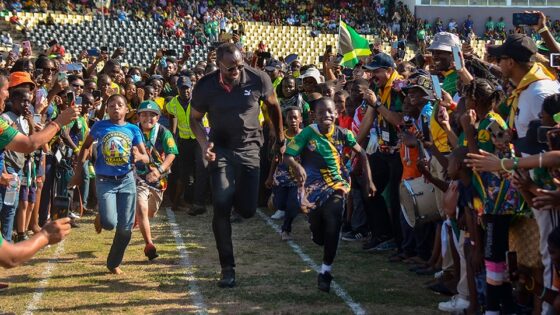 Usain Bolt visite le Camporee des Éclaireurs adventistes en Jamaïque